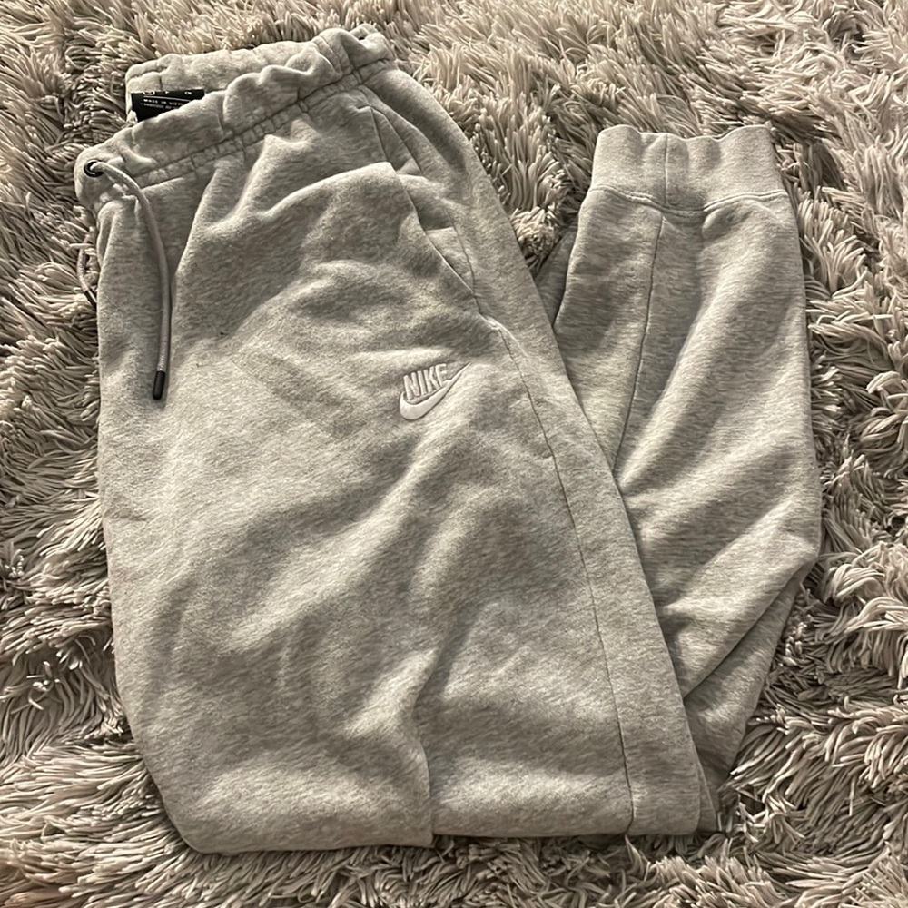 nike heather gray jogger